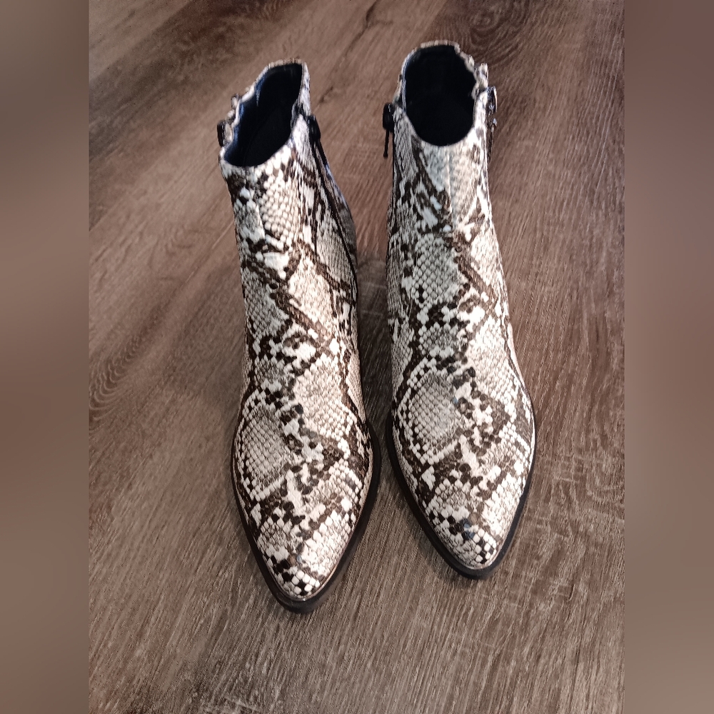 G By Guess Snake Skin Print Ankle Boot Size 6.5 - image 2